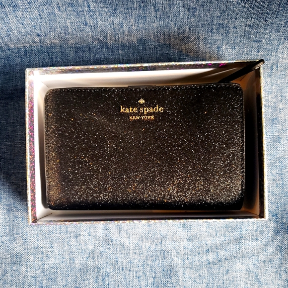 Kate Spade Boxed Bifold Wallet with Gift Box - Picture 2 of 7